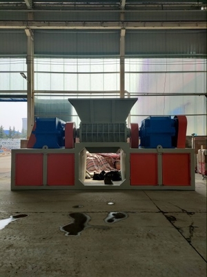 Trituratore di metallo in acciaio inossidabile da 110 kW per tagliare pneumatici di plastica e piccoli rifiuti