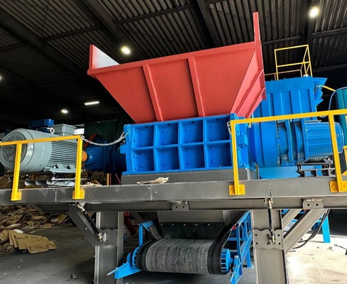 Trituratore di metallo in acciaio inossidabile da 110 kW per tagliare pneumatici di plastica e piccoli rifiuti