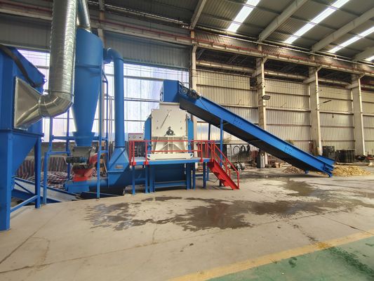 6000 kg di capacità Potenza Trinciatore a doppio asse La soluzione perfetta per gli elettrodomestici di scarto