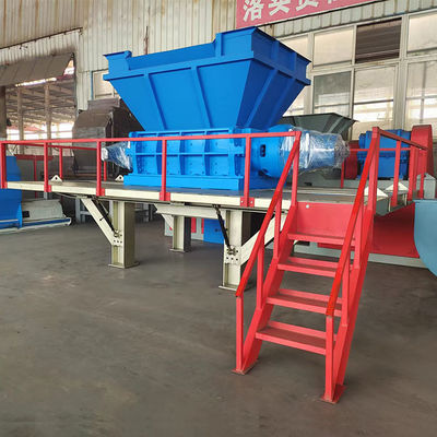 3000 kg/h Rifiuti di legno, materassi, palette, tritare, riciclare mobili in plastica in modo efficiente