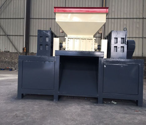 Trituratore di sacchetti tessuti di plastica a doppio asse in acciaio al carbonio per reti da pesca e tubi a pellicola