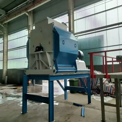 6000 kg Drop Hammer Chip Feed Crusher con motore personalizzato e Shakron Dust Collector