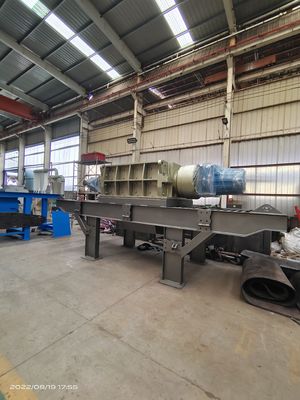 Negozi di materiali da costruzione 8000 kg di peso Trinciatrice di paglia di mais per la frantumazione di paglia di biomassa