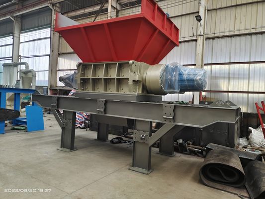 Negozi di materiali da costruzione 8000 kg di peso Trinciatrice di paglia di mais per la frantumazione di paglia di biomassa